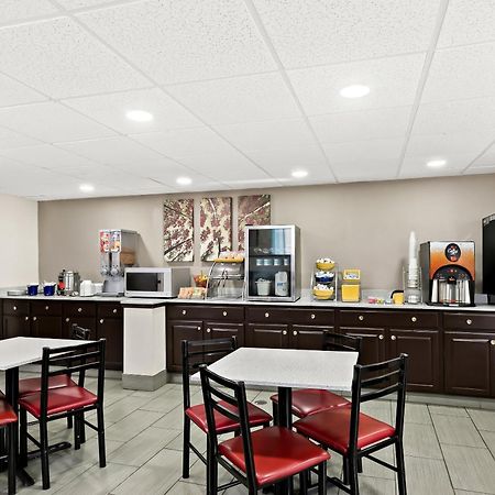 Red Roof Inn & Suites Дънкан Екстериор снимка