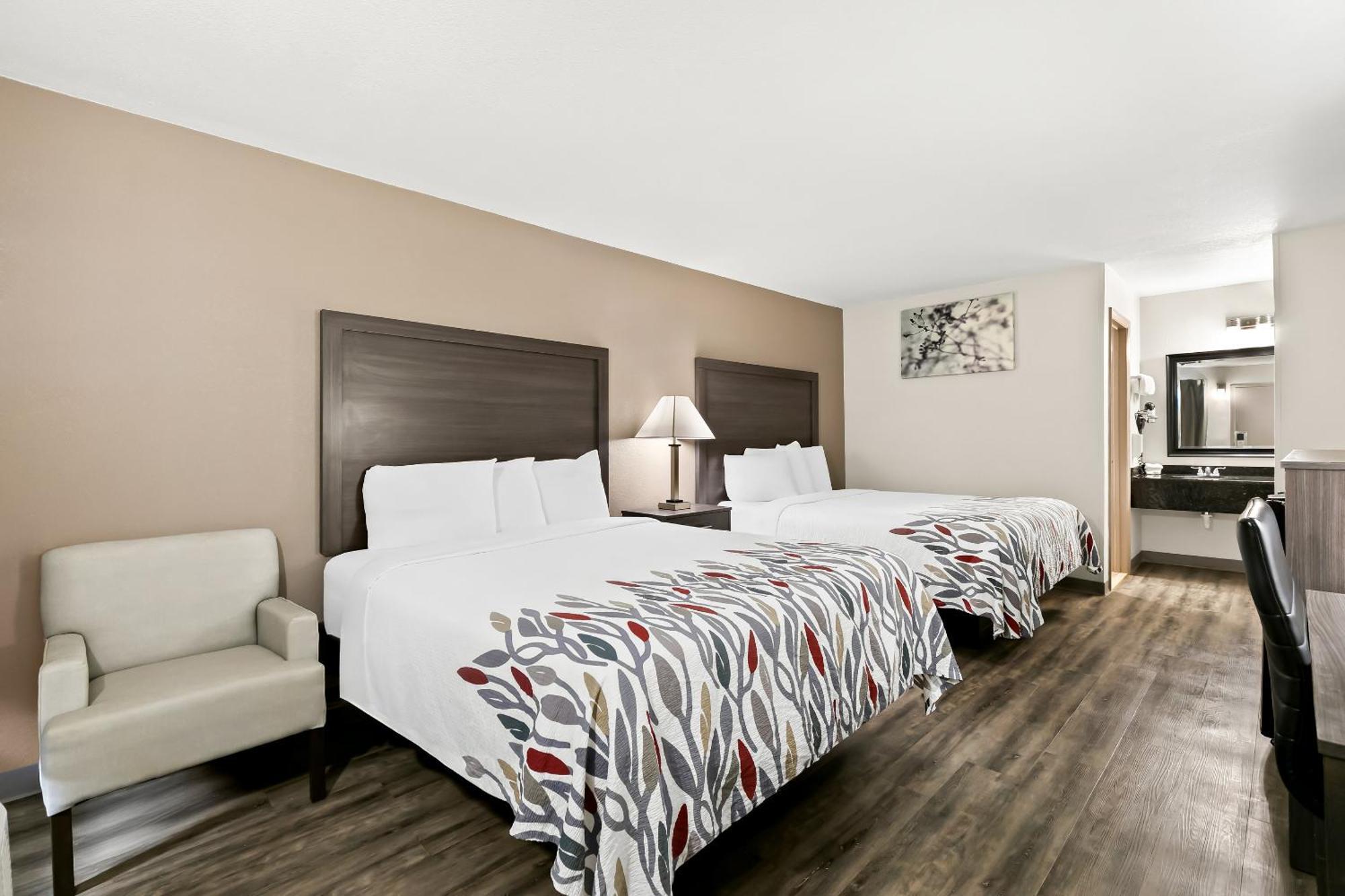 Red Roof Inn & Suites Дънкан Екстериор снимка
