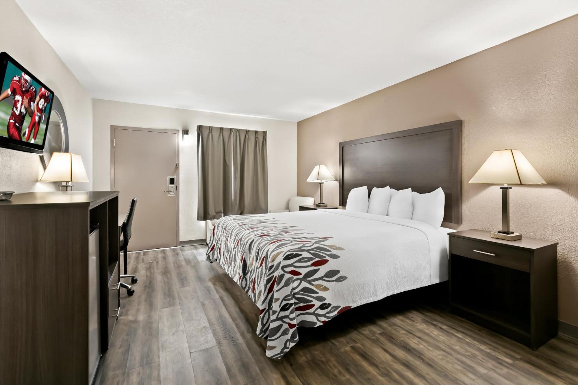 Red Roof Inn & Suites Дънкан Екстериор снимка