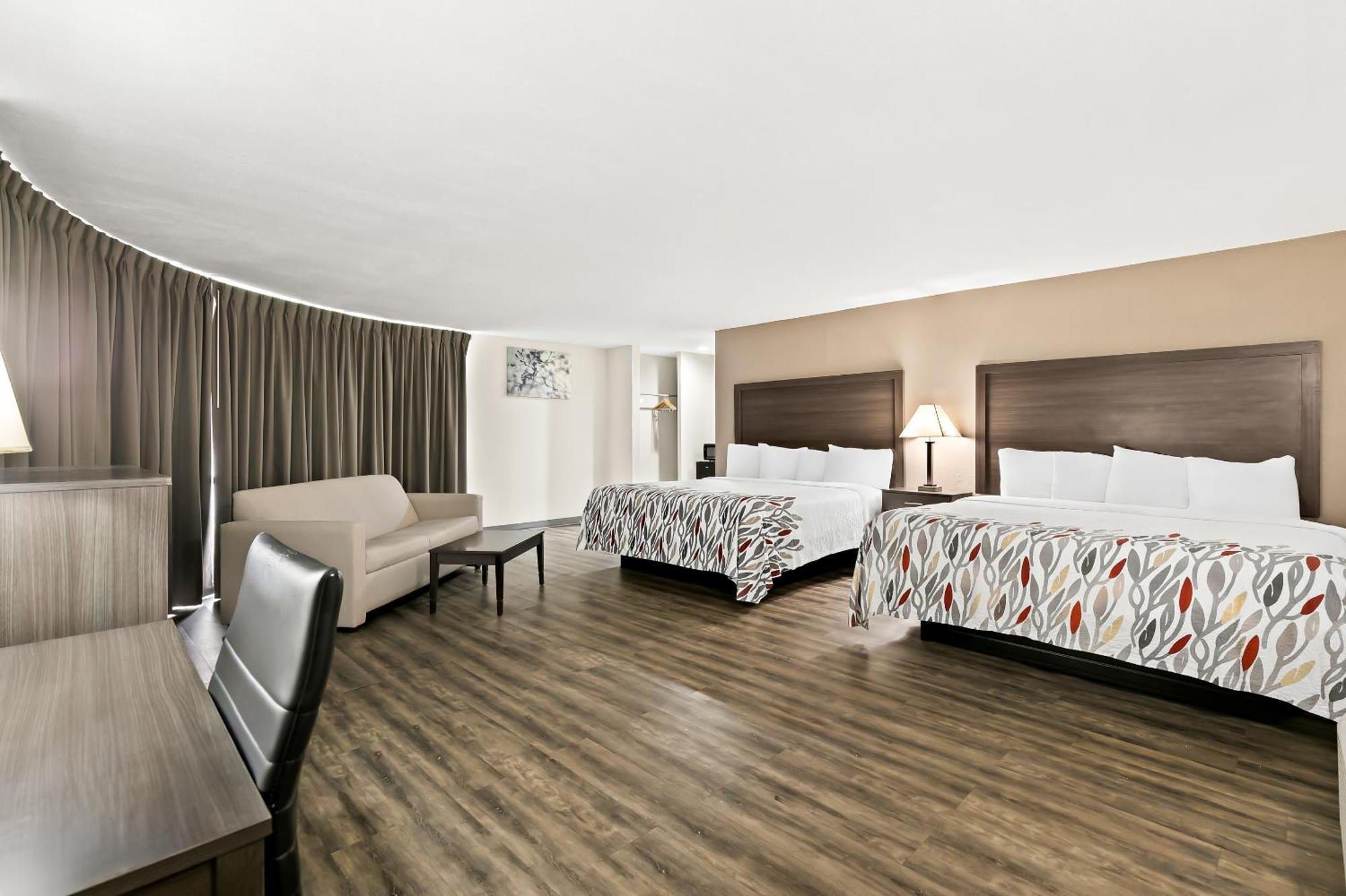 Red Roof Inn & Suites Дънкан Екстериор снимка