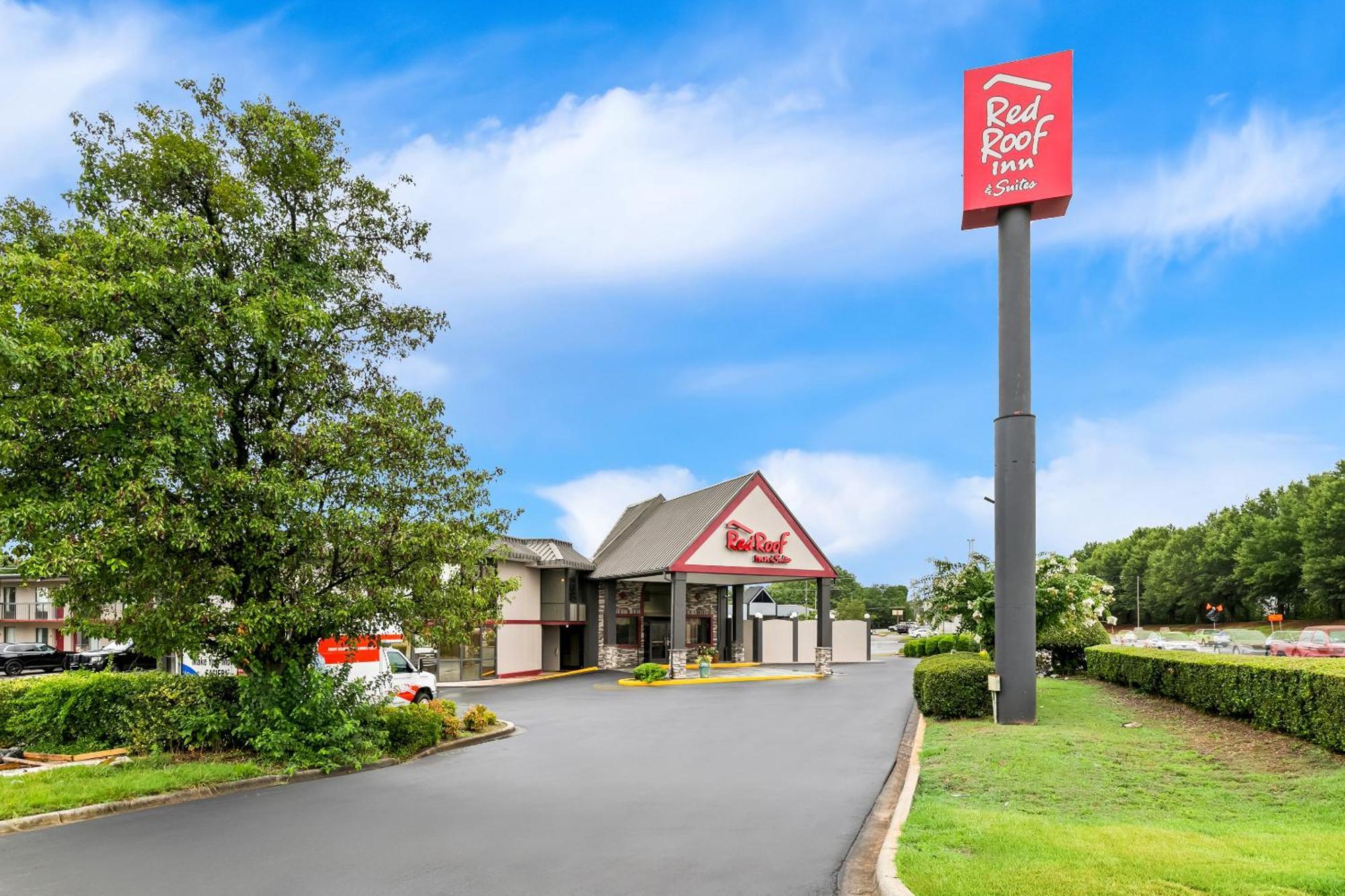 Red Roof Inn & Suites Дънкан Екстериор снимка